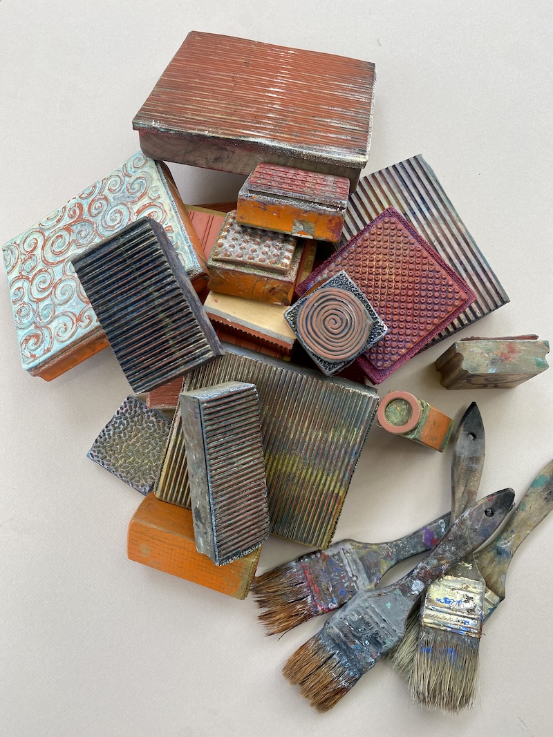 A variety of materials and textures that can be used to create frames at Wall Street Gallery